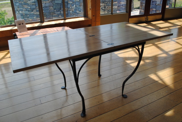 Flip top table Open