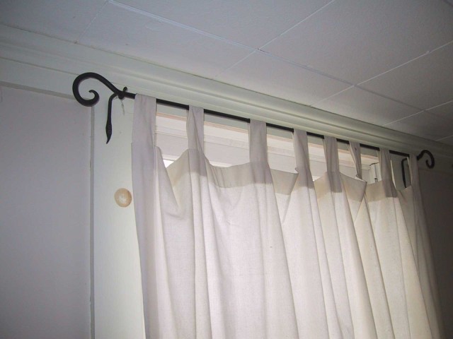 Leaf Brackets with Spiral Ended Rod